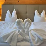 Apartment Ski-in, Ski-out Brunner Apartment, *