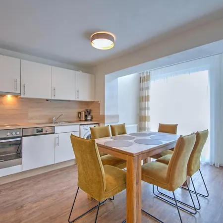 Ski-in, Ski-out Brunner Apartment, Wildschoenau * Niederau