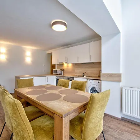 Ski-in, Ski-out Brunner Apartment, Wildschoenau